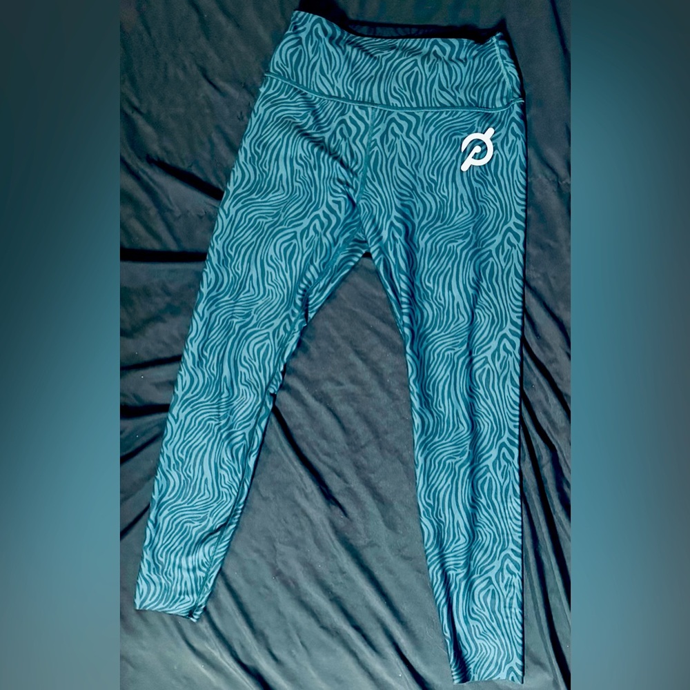 Peloton leggings, reversible size medium, never worn